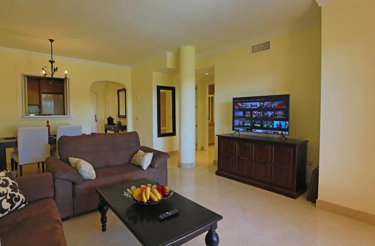 R6 Los Patios 2 Bedroom Marbella